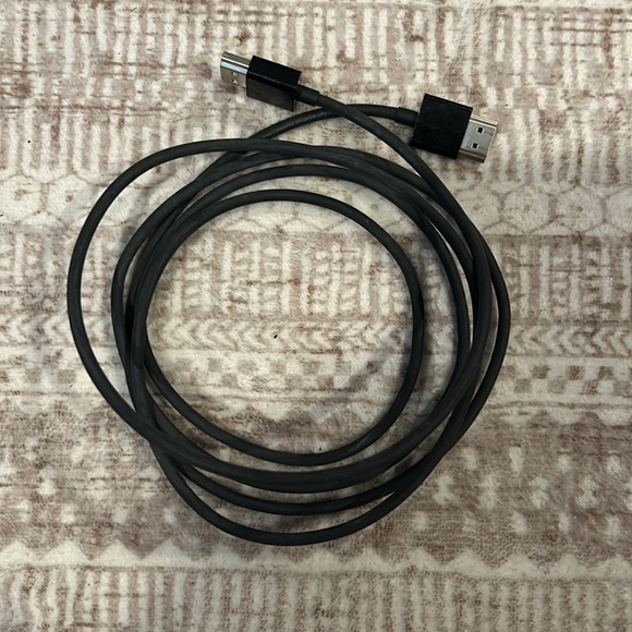 Apple TV with remote and HDMI to HDMI cord 3rd generation - Picture 6 of 6